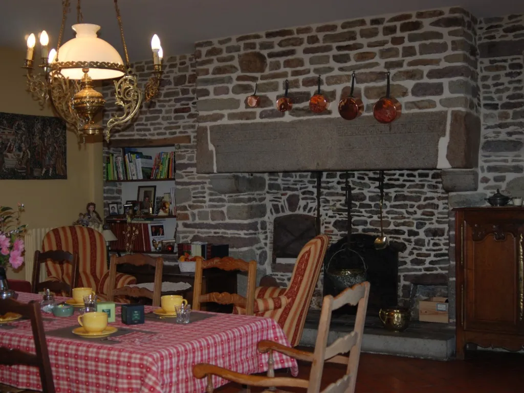 Petit-déjeuner fait maison au Manoir du Butel